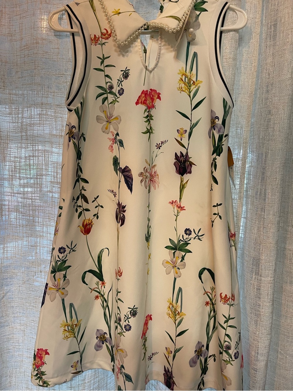 Floral Pearl-Collar Sleeveless Dress in Ivory